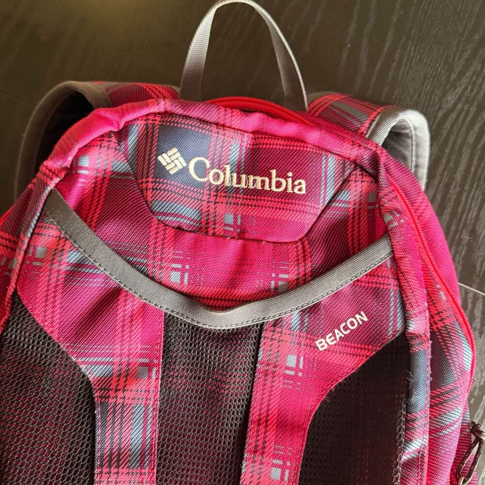 Columbia Beacon Daypack Backpack Pink Plaid Check School Hiking - Picture 2 of 9